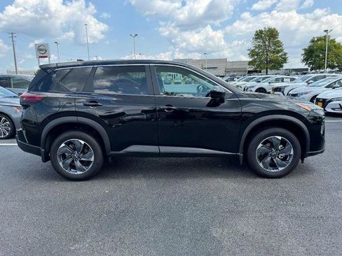 Certified 2026 Nissan Rogue SV FWD image 2