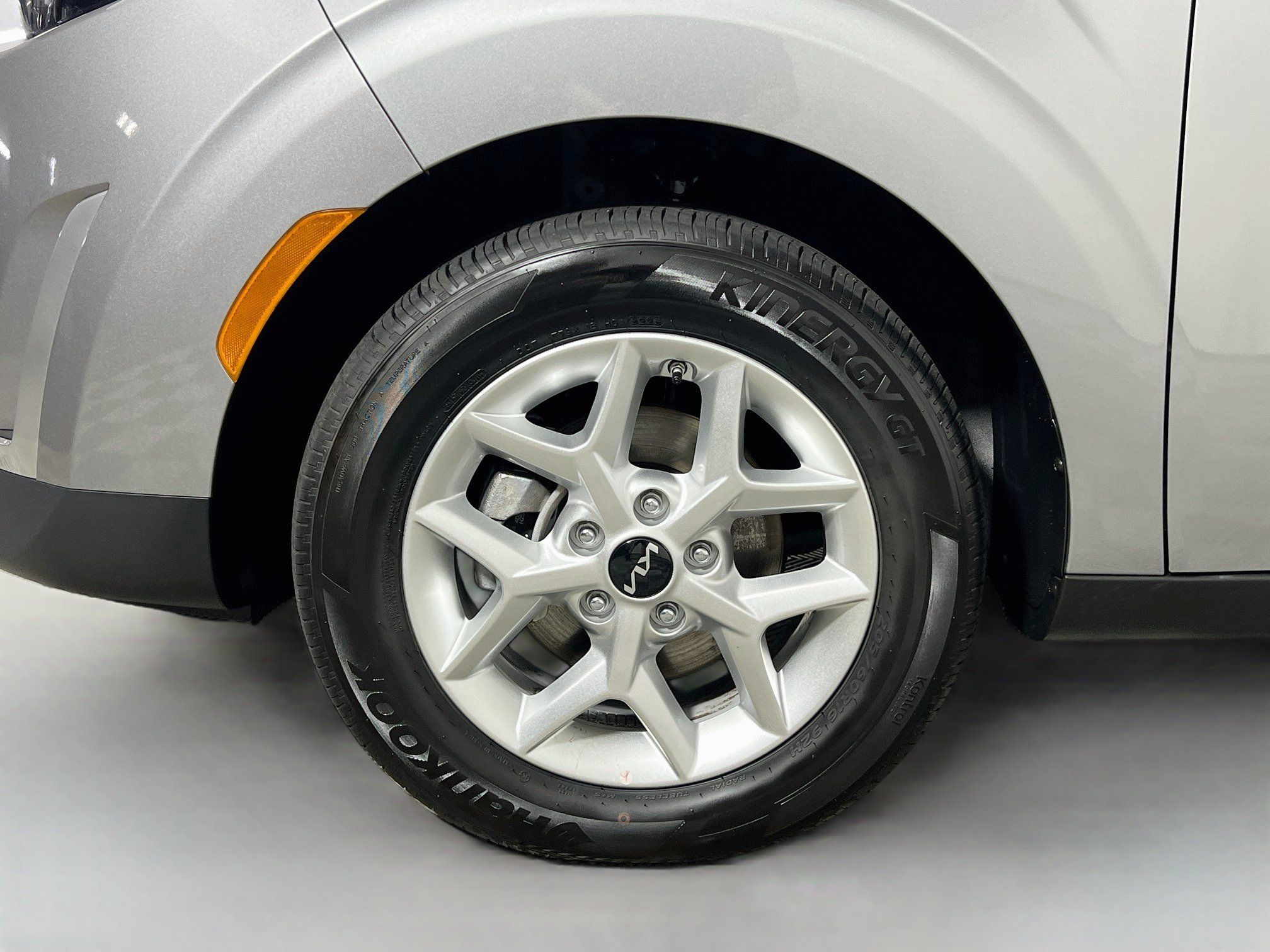 Used 2025 Kia Soul LX w/ LX Technology Package FWD image 14