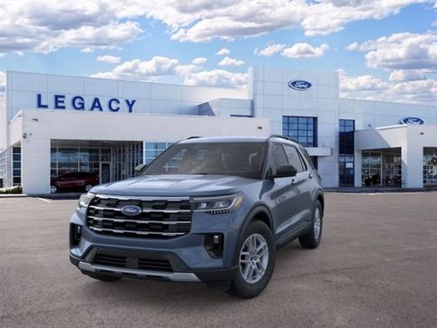New 2026 Ford Explorer Active RWD image 2