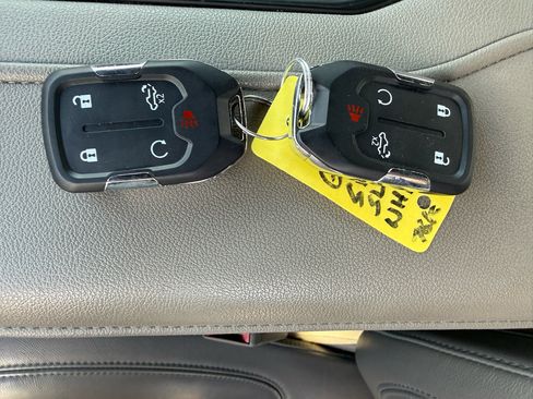 Used 2019 GMC Sierra 1500 SLT w/ SLT Premium Package image 46