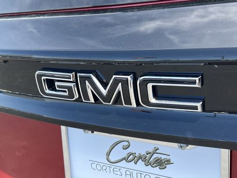 New 2026 GMC Acadia Elevation w/ Black Edition AWD/4WD image 8
