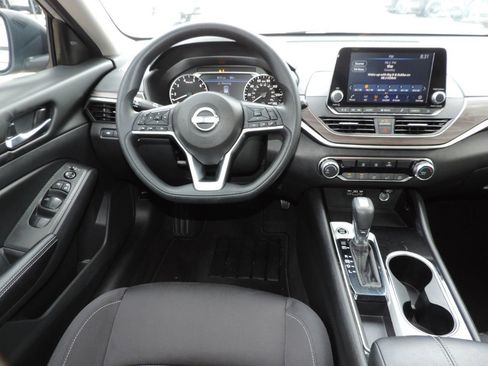 Certified 2024 Nissan Altima 2.5 SV FWD image 20