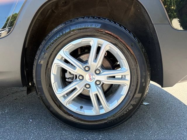 Certified 2024 GMC Terrain SLE w/ LPO, Floor Liner Package FWD image 16