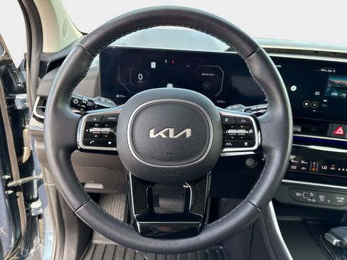Used 2025 Kia Carnival SX Prestige FWD image 28