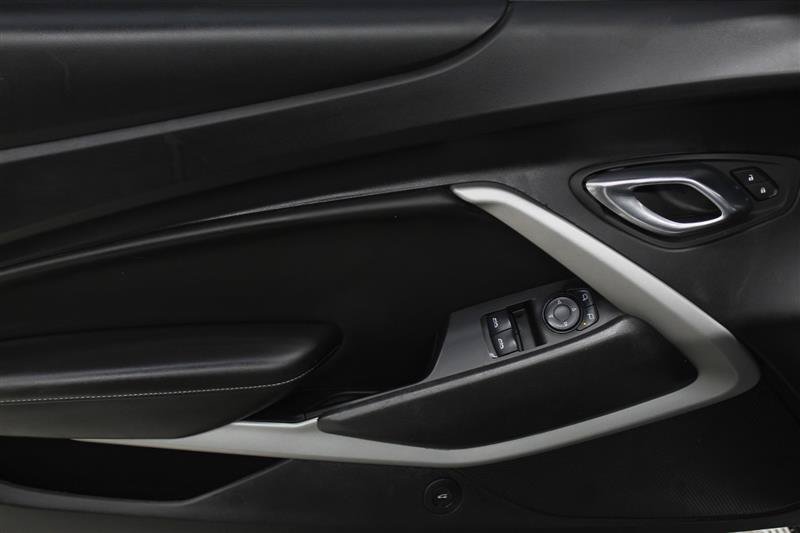 Used 2017 Chevrolet Camaro SS RWD image 16