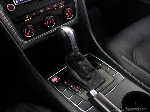 Used 2015 Volkswagen Passat 1.8T Limited Edition image 23