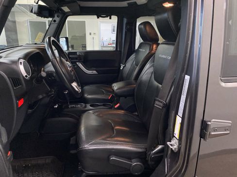Used 2017 Jeep Wrangler Unlimited Rubicon image 15