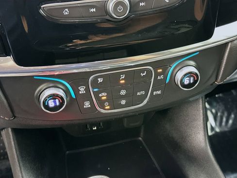 Used 2020 Chevrolet Traverse LT w/ LPO, Cargo Package FWD image 16
