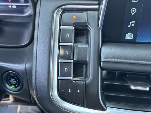 Used 2023 Chevrolet Tahoe Z71 w/ Luxury Package AWD/4WD image 16