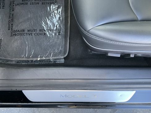 Used 2018 Tesla Model 3 Mid Range image 13