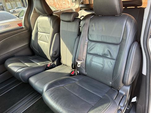 Used 2017 Toyota Sienna SE image 7
