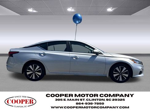 Used 2022 Nissan Altima 2.5 SV FWD image 6