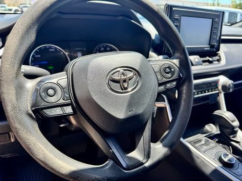 Used 2022 Toyota RAV4 LE AWD/4WD image 17