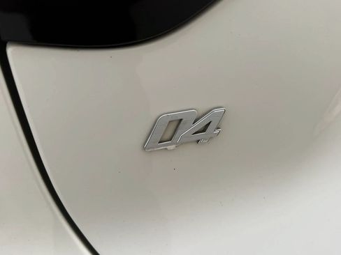 Used 2018 Maserati Levante AWD/4WD image 33