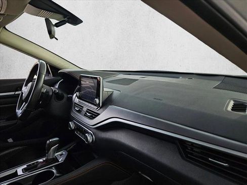 Used 2024 Nissan Altima 2.5 SR image 22