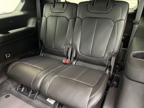 New 2025 Jeep Grand Cherokee L Limited w/ Luxury Tech Group II AWD/4WD image 5