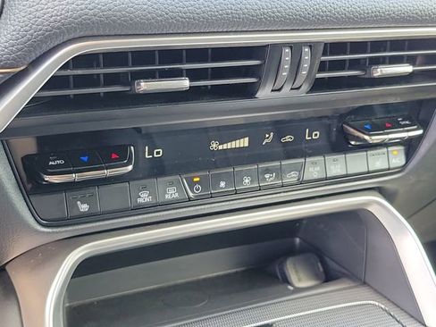 Used 2024 MAZDA CX-90 3.3 Turbo w/ Premium Package image 16