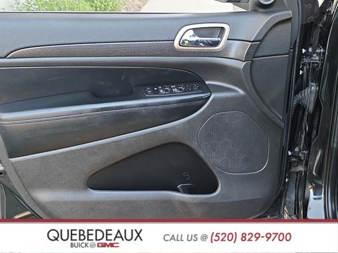 Used 2015 Jeep Grand Cherokee Altitude RWD image 9