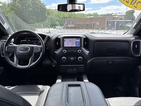 Used 2022 GMC Sierra 1500 Denali w/ Denali Premium Package AWD/4WD image 29