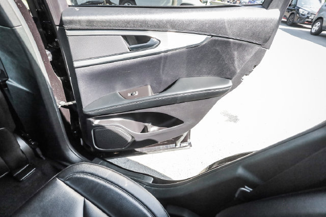 Used 2019 Lincoln Nautilus Premier AWD/4WD image 46