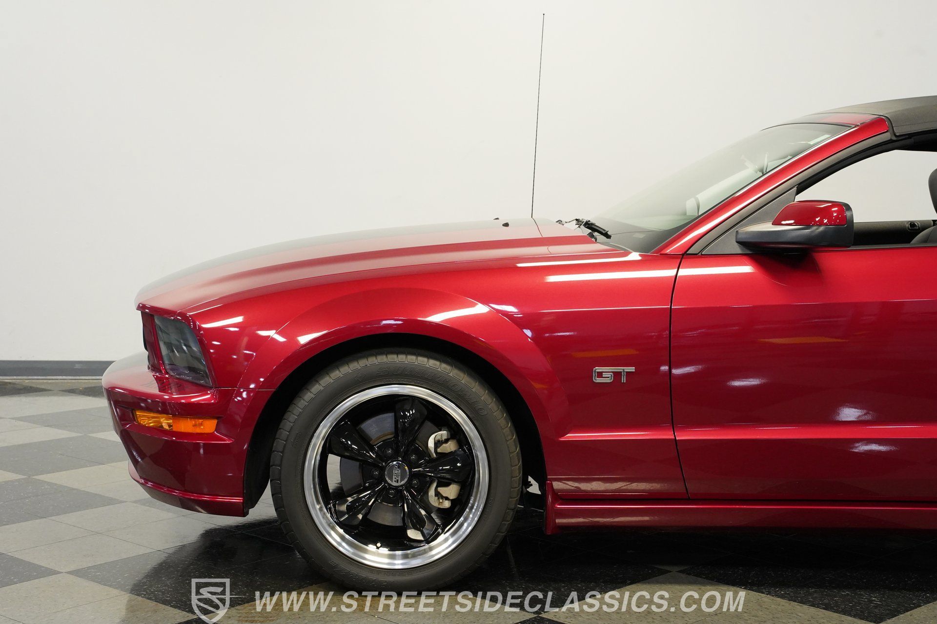 Used 2006 Ford Mustang GT RWD image 24