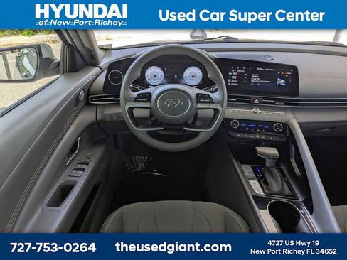 Used 2023 Hyundai Elantra SEL w/ Convenience Package image 15