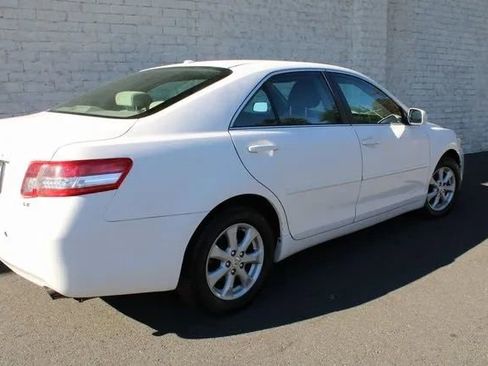 Used 2011 Toyota Camry LE w/ LE Extra-Value Pkg image 12