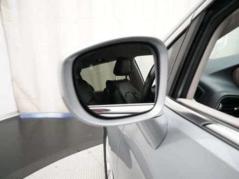 Used 2018 Chrysler Pacifica Touring-L image 26