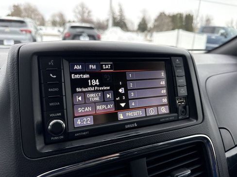 Used 2018 Dodge Grand Caravan SXT image 12