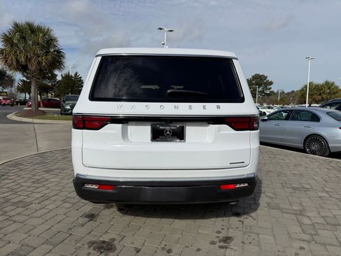 Used 2022 Jeep Wagoneer Series I w/ Premium Group I image 10