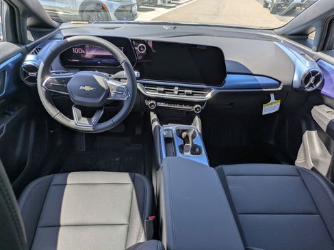 Used 2026 Chevrolet Equinox EV LT image 15