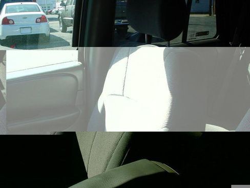 Used 2002 Chevrolet TrailBlazer LT w/ Driver Convenience Pkg image 10