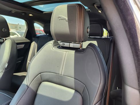 Certified 2024 Jaguar F-PACE R-Dynamic S image 11