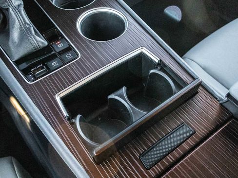 Certified 2024 Toyota Sienna XLE image 27