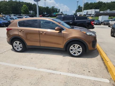 Used 2019 Kia Sportage LX FWD image 18
