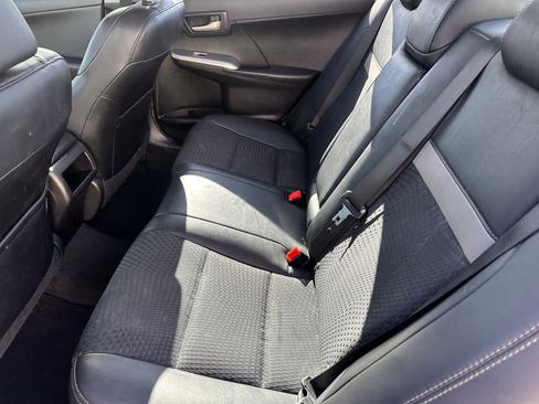 Used 2014 Toyota Camry SE FWD image 6