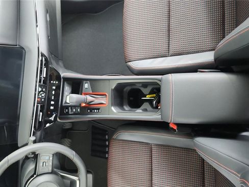 Used 2025 Nissan Kicks SR AWD/4WD image 25