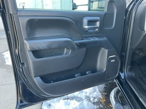 Used 2018 GMC Sierra 3500 Denali w/ Duramax Plus Package image 22