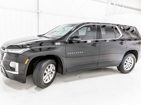 Used 2023 Chevrolet Traverse LS w/ Safety Package FWD image 3