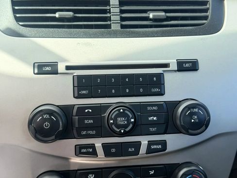 Used 2010 Ford Focus SES FWD image 13