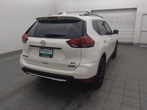 Used 2018 Nissan Rogue SV w/ Premium Package FWD image 9