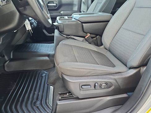 Certified 2023 Chevrolet Silverado 2500 Custom w/ Custom Value Package AWD/4WD image 18