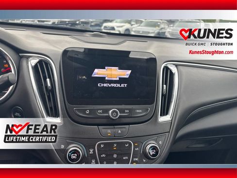 Used 2024 Chevrolet Malibu LT FWD image 17