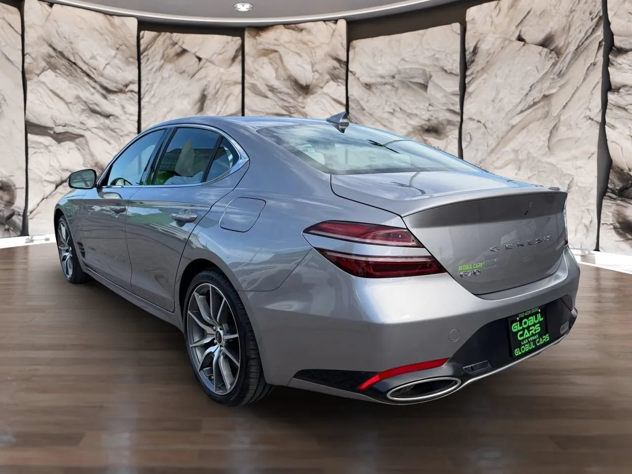 Used 2024 Genesis G70 2.5T RWD image 7