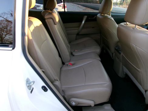 Used 2013 Toyota Highlander SE image 6