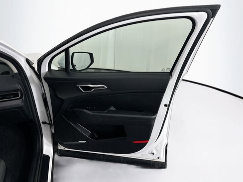 Used 2025 Kia Sportage LX image 31