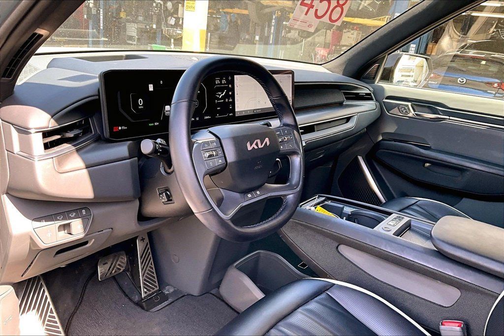 Used 2024 Kia EV9 GT-Line AWD/4WD image 11