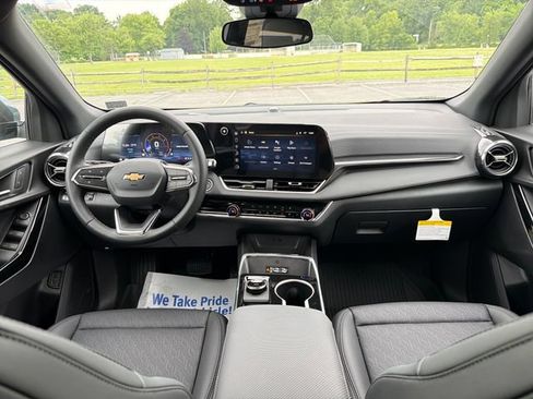 New 2026 Chevrolet Equinox LT w/ Convenience Package II AWD/4WD image 12