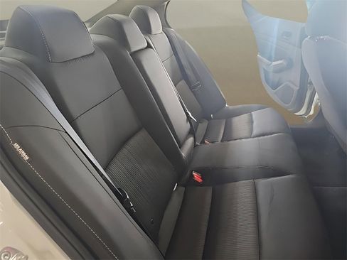 Used 2024 Nissan Altima 2.5 SV image 18