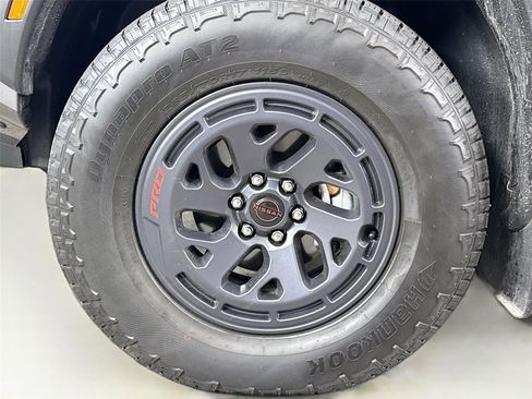 Used 2026 Nissan Frontier PRO-4X w/ Pro-4x Convenience Package image 24